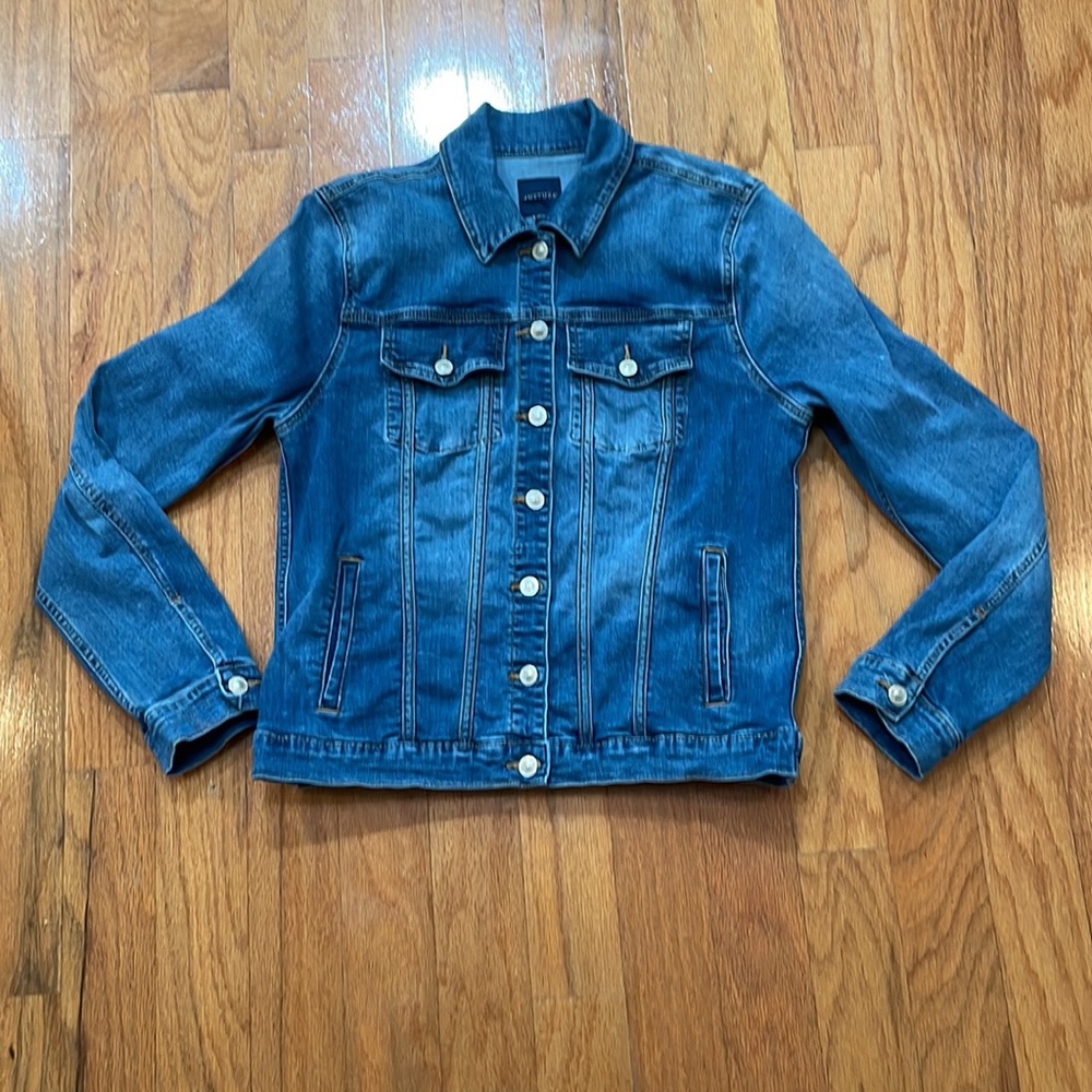 JUSTUSA Women’s Blue Jean Jacket classic style Size XL faded & small wear marks